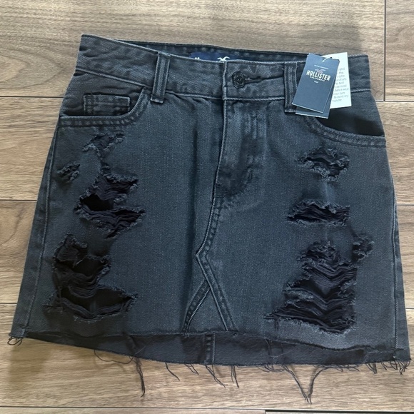 NWT! Hollister High-Rise Distressed Mini Skirt | NWT | Size 00 (W23) - Picture 2 of 9